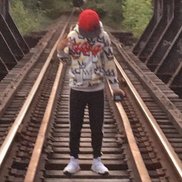 Meet your Posher, Tyler - Picture 1 of 1